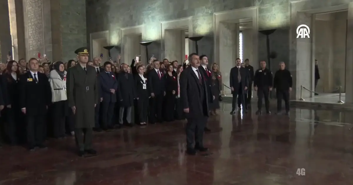 Bakan Tekin ve 81 ilden gelen öğretmenler Ata'nın huzurunda