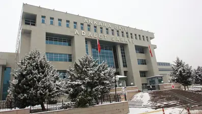 Adres bu sefer Ankara. Adliye memuru altınları çaldı