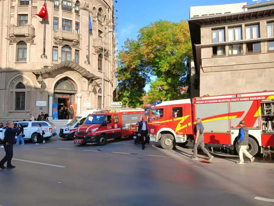 Ankara Sosyal Bilimler Üniversitesi'nde yangın söndürme sistemi arızası: 6 kişi hastanelik oldu