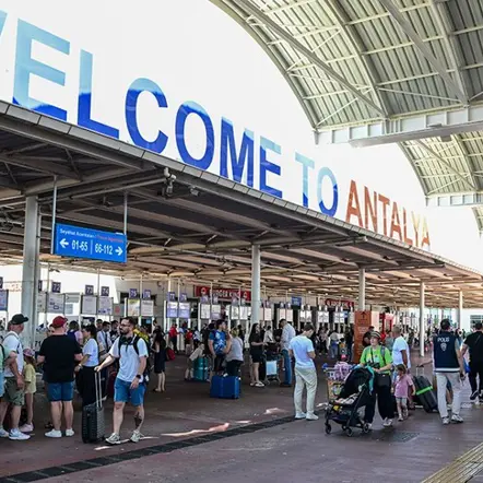 Antalya Havalimanı'nda yolcu sayısı 3,1 milyonu geçti