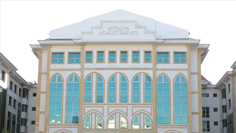 Antalya Büyükşehir Belediyesi'ne operasyon. 14 şüpheli gözaltına alındı