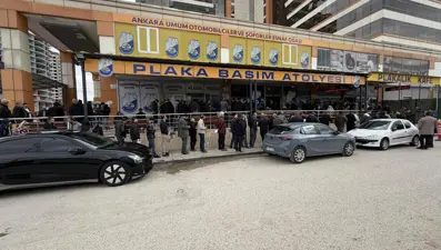 APP plaka değişiminde son gün yoğunluğu. Uzun kuyruklar oluştu