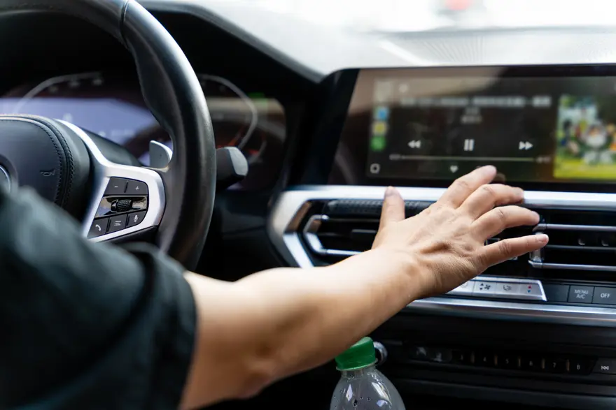 Bilim insanları, araçlardaki dokunmatik ekranlara karşı uyardı 1
