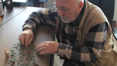 Karamanoğulları Beyliği'ni araştırırken 148 sikke buldu