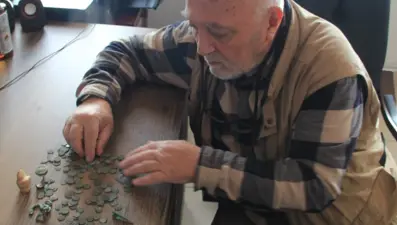 Karamanoğulları Beyliği'ni araştırırken 148 sikke buldu