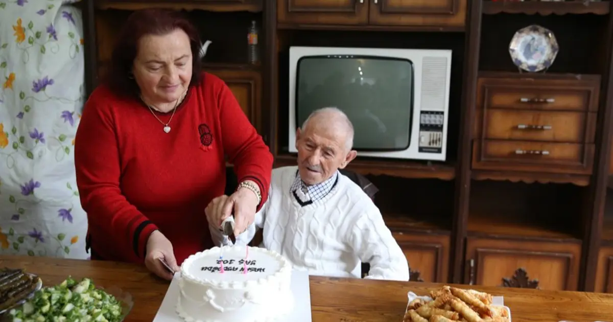 Asırlık dede tam 102 yaşında: ''Sıhhatim gençlik gibi''