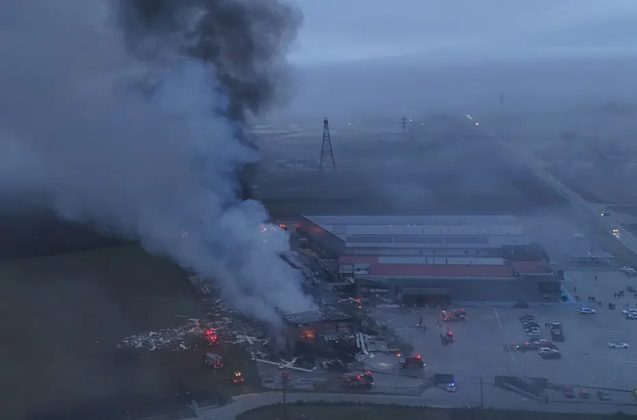 Yunanistan'da fabrika yandı, 3 kişi öldü