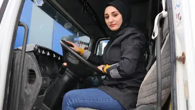Sivas'ın tek kadın TIR şoförü haber olduğu gün aracı devirdi