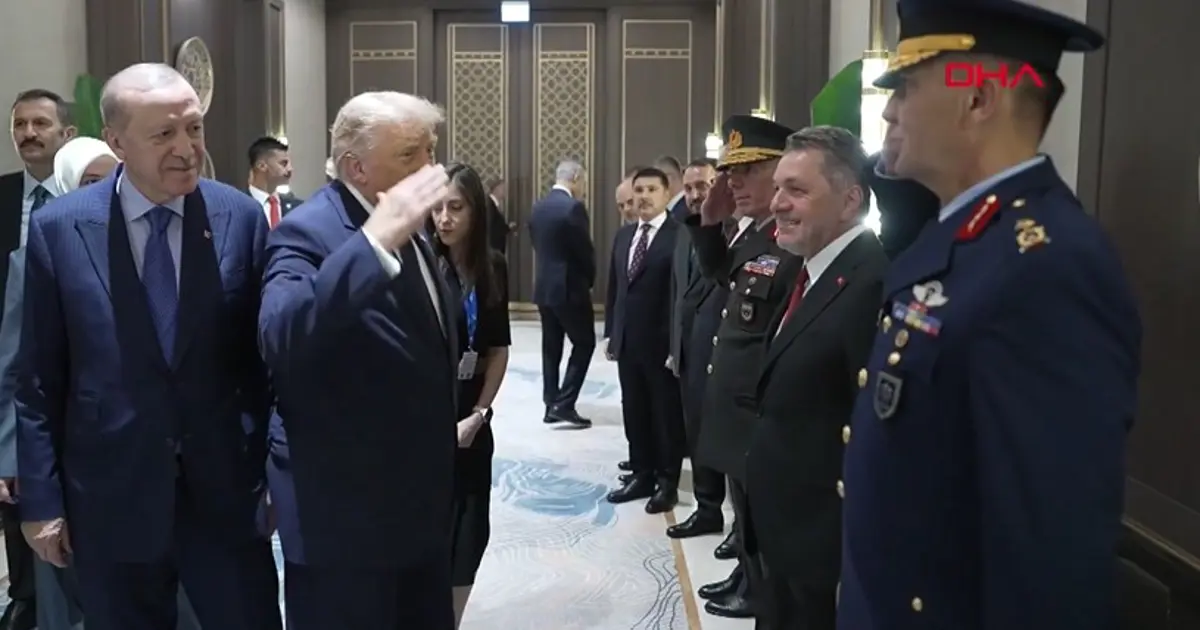 ABD Başkanı Trump'tan karşılama heyetindeki Türk komutanlara asker selamı