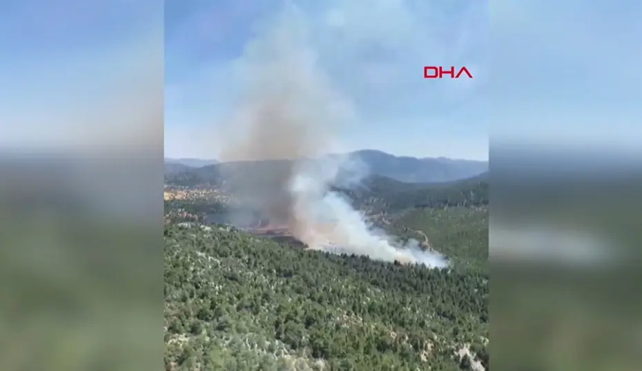 Antalya'da orman yangını: Alevlere havadan ve karadan müdahale