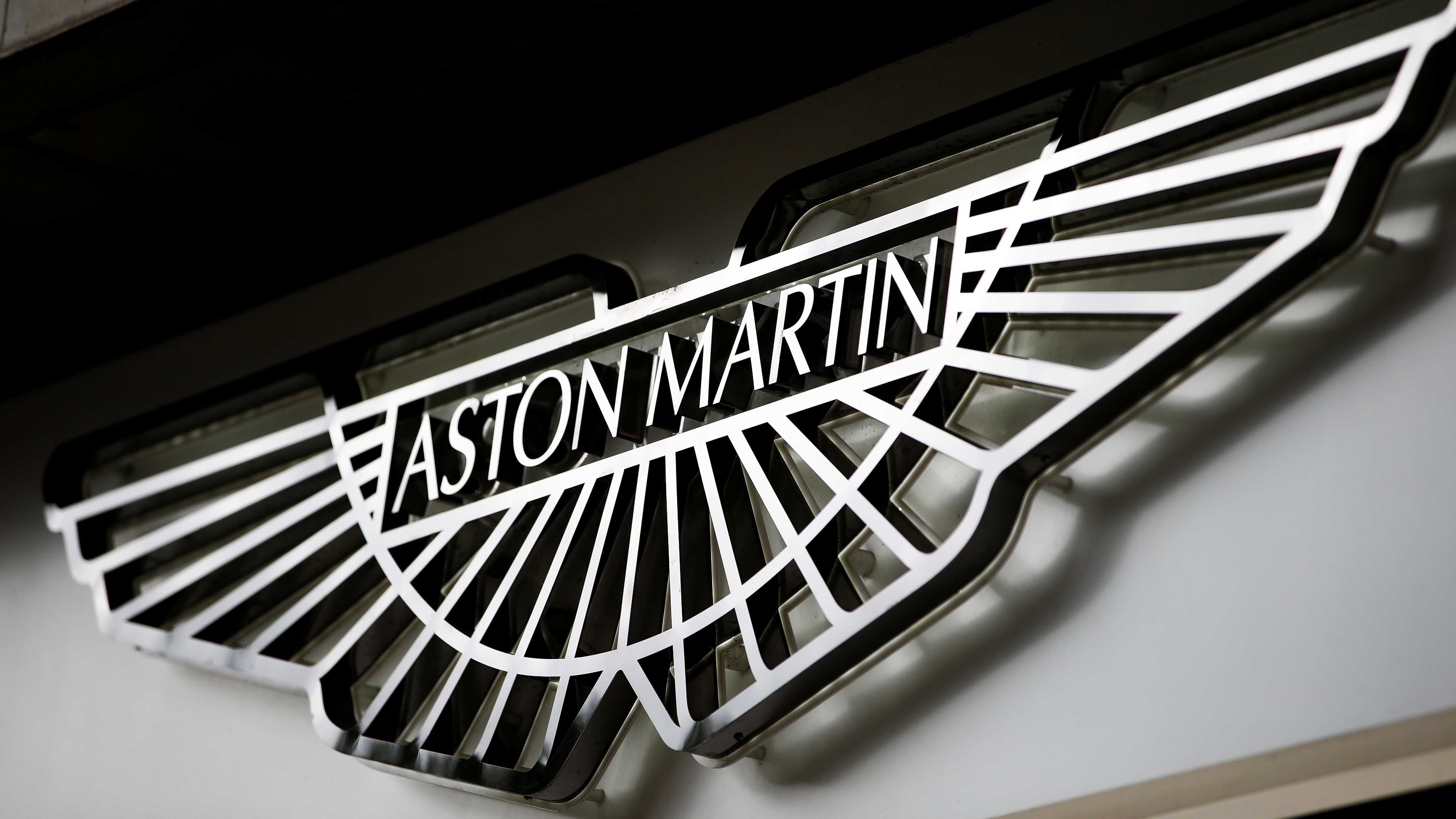 Alacaklılar Aston Martin'i uyardı. "Engellemek için dava açarız"