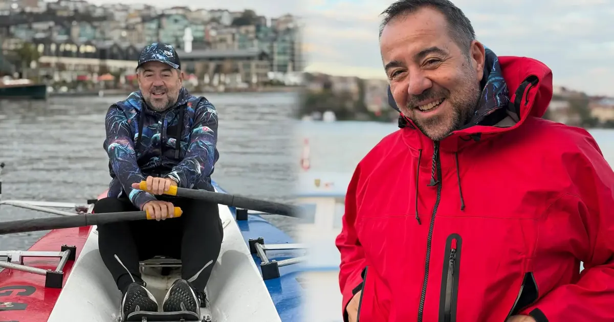 Ata Demirer'den Barış Manço Vapuru önünde poz