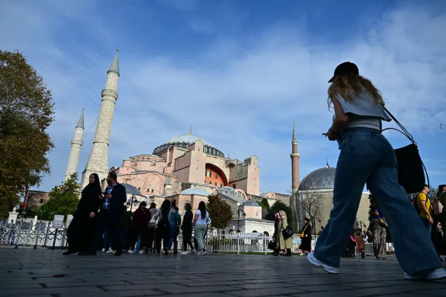 Ayasofya'da iki turist gözaltına alındı 2