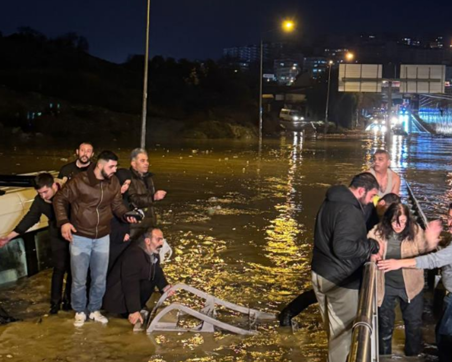 Sele kapılan minibüste can pazarı 3 Sele kapılan minibüste can pazarı 3