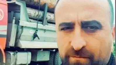 Ağaç kesim işçisinin üzerine ağaç devrildi