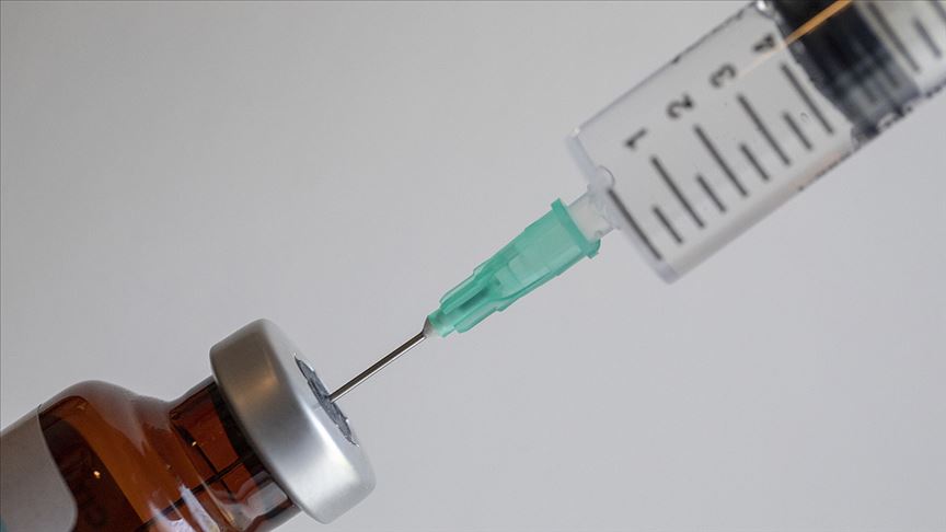 Kişiye özel kanser aşısı geliştirildi. Moderna'nın mRNA aşısı cilt kanseri hastaları için umut olduİlaç üreticileri Moderna ve Merck firmaları, bir cilt kanseri türü olan melanom için mRNA tabanlı kişiye özel aşı geliştirdi. Aşının 3. faz denemelerinde alınan olumlu sonuçlar kamuoyuyla paylaşıldı.