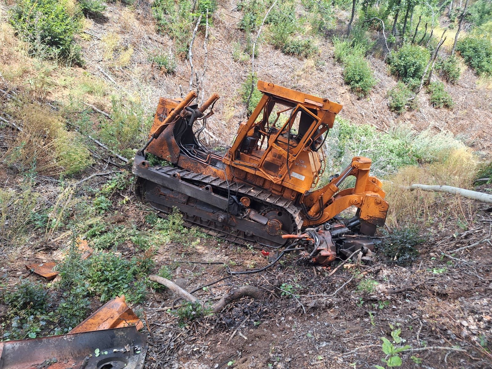 Sivas’taki orman yangınından acı haber: 80 metre yüksekten yuvarlandı
