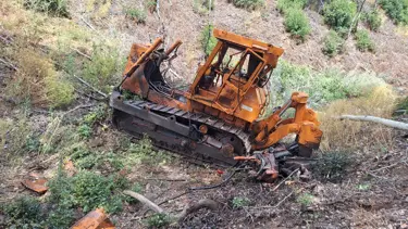 Sivas’taki orman yangınından acı haber: 80 metre yüksekten yuvarlandı