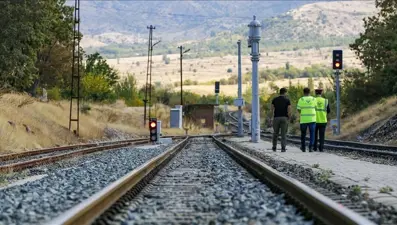 Demir yolu tesislerine 4 güneş santrali devreye alındı
