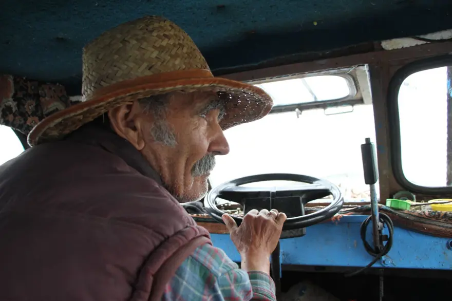 "Robinson Crusoe" Ziya dede hastalandı: Yerleştiği ıssız adayı yeşile bürümüştü 1