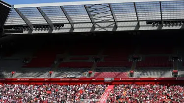 Liverpool'un stadı Anfield'da ezan sesleri
