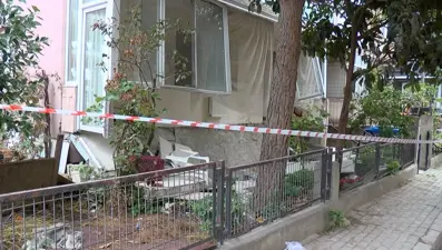 Avcılar'da facianın eşiğinden dönüldü: Balkon çöktü, kadın beton parçalarının altında kaldı