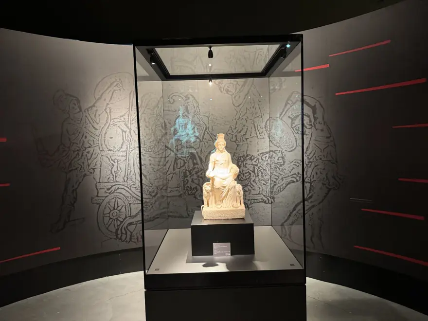 "HEYKELİN GÖRSELİ ÇOK ETKİLEYİCİ" 7