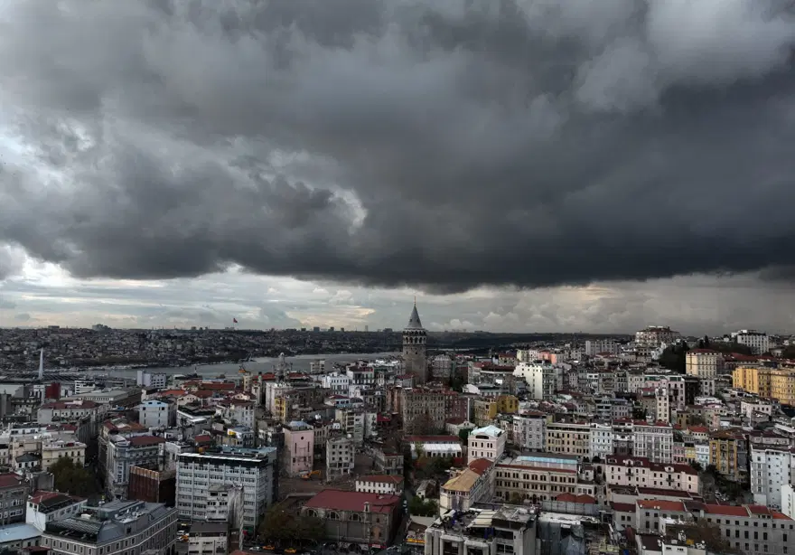 İstanbul’un üzerini yağmur bulutları kapladı 