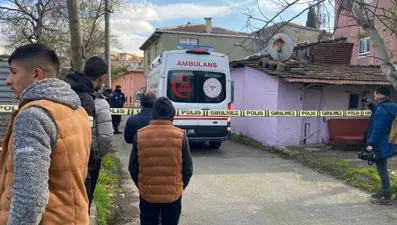 Tuzla'da gecekonduda çıkan yangında yatalak hasta öldü