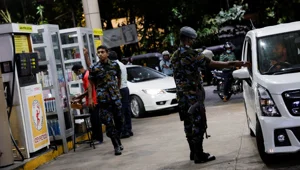 Sri Lanka'da akaryakıt satışı 2 haftalığına askıya alındı Sri Lanka'da akaryakıt satışı 2 haftalığına askıya alındı