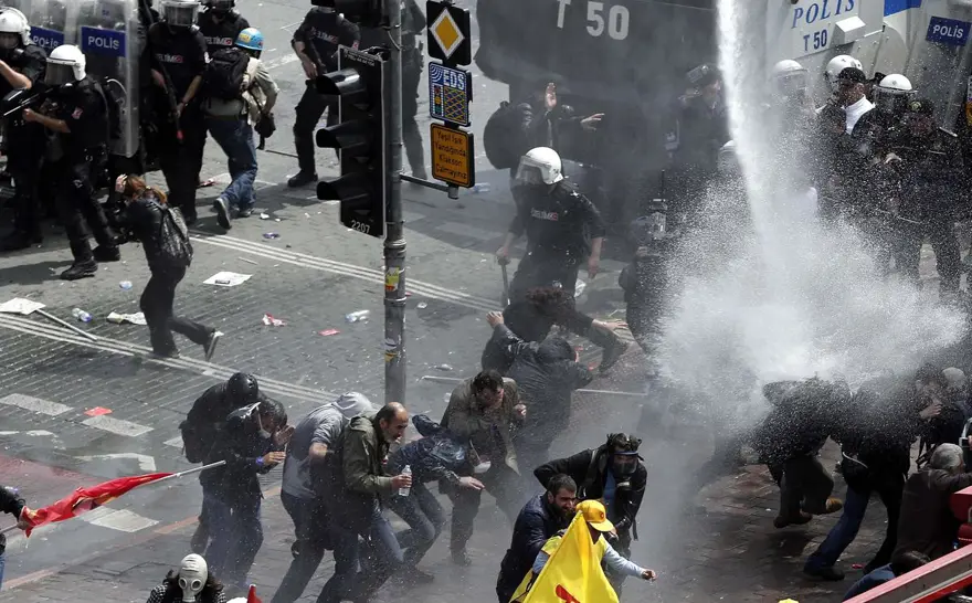 Beşiktaş'ta polis müdahalesi 1