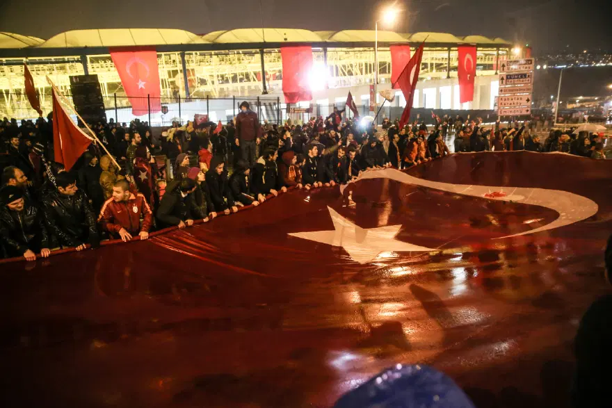 Taraftarlar Beşiktaş'taki saldırıları protesto etmek için yürüdü 5