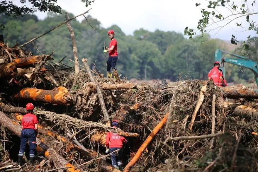 6 kişiye mezar oldu! Kaçak bungalov davasında gerginlik 
