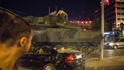 FETÖ'nün darbe girişiminin üzerinden 9 yıl geçti: O gece neler yaşandı?