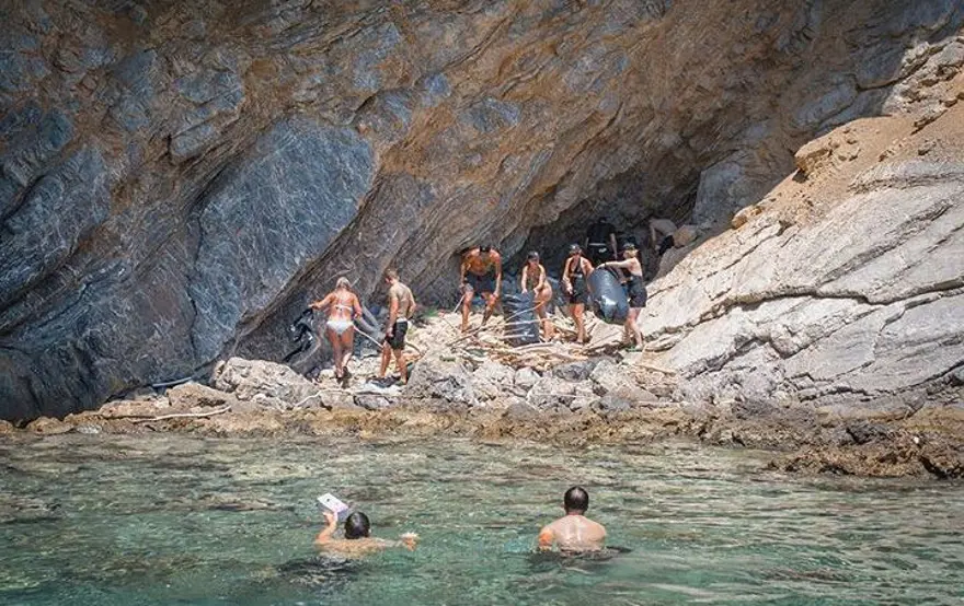 Lewis Hamilton, Jeremy Meeks ve Chloe Green'den Ege'de çevre temizliği 2