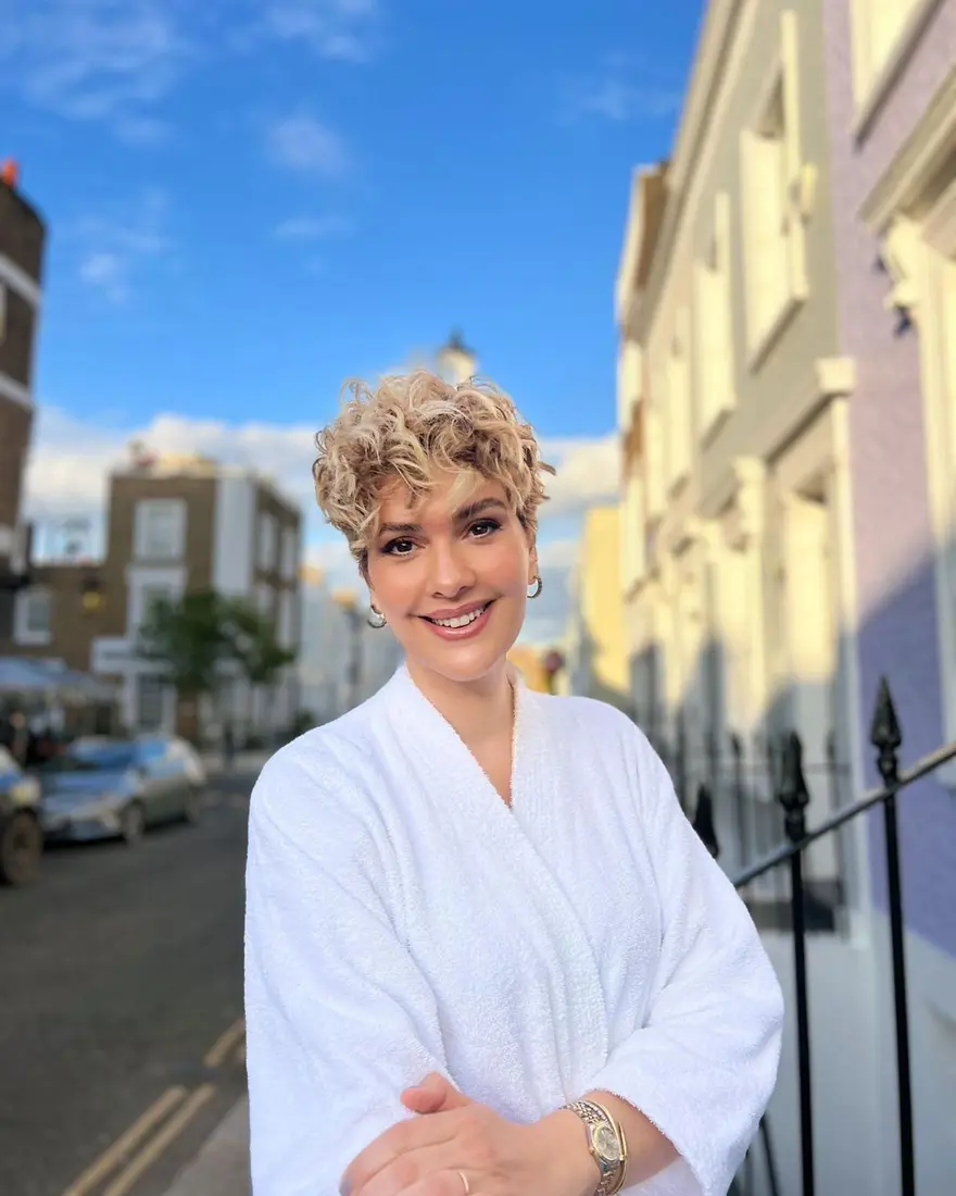 Bergüzar Korel'den duygulandıran paylaşım: Şu günü nereden bileceklerdi Bergüzar Korel'den duygulandıran paylaşım: Şu günü nereden bileceklerdi