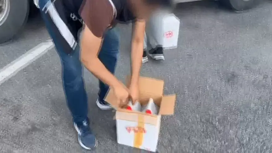 Kaçak alkollere barkod basıp satıyorlarmış: Litrelerce ele geçirildi 4