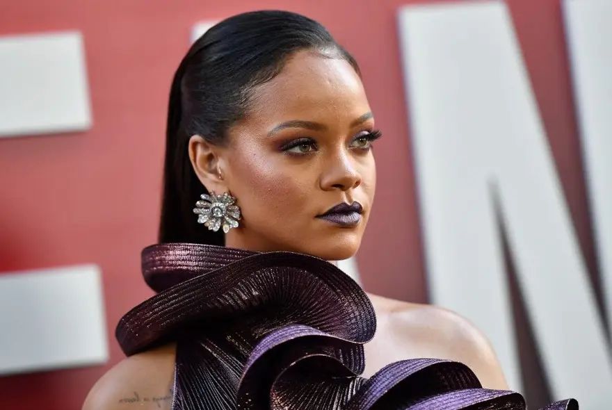 2023 Super Bowl'da Rihanna sahne alacak 5