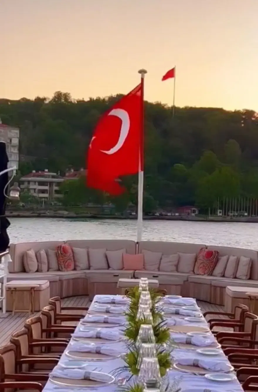İngiliz şarkıcı Robbie Williams ailesi ile İstanbul'da 2