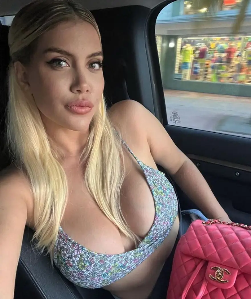 Galatasaray futbolcusu Icardi'nin eşi ve menajeri Wanda Nara kimdir? 2