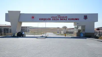 Avukat uyuşturucu kuryesi çıktı