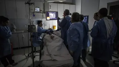 Pankreas ameliyatlarını 100 doktor canlı izledi