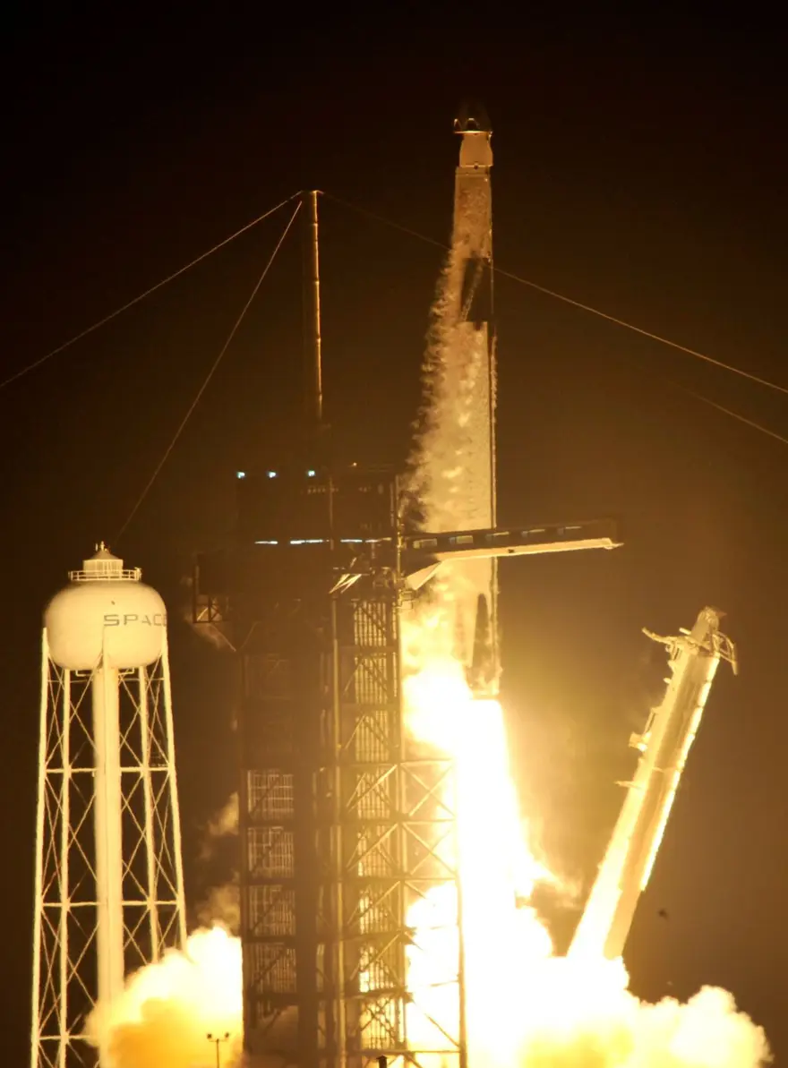 SpaceX ve NASA'dan uzaya ilk "operasyonel" mürettebatlı uçuş 9