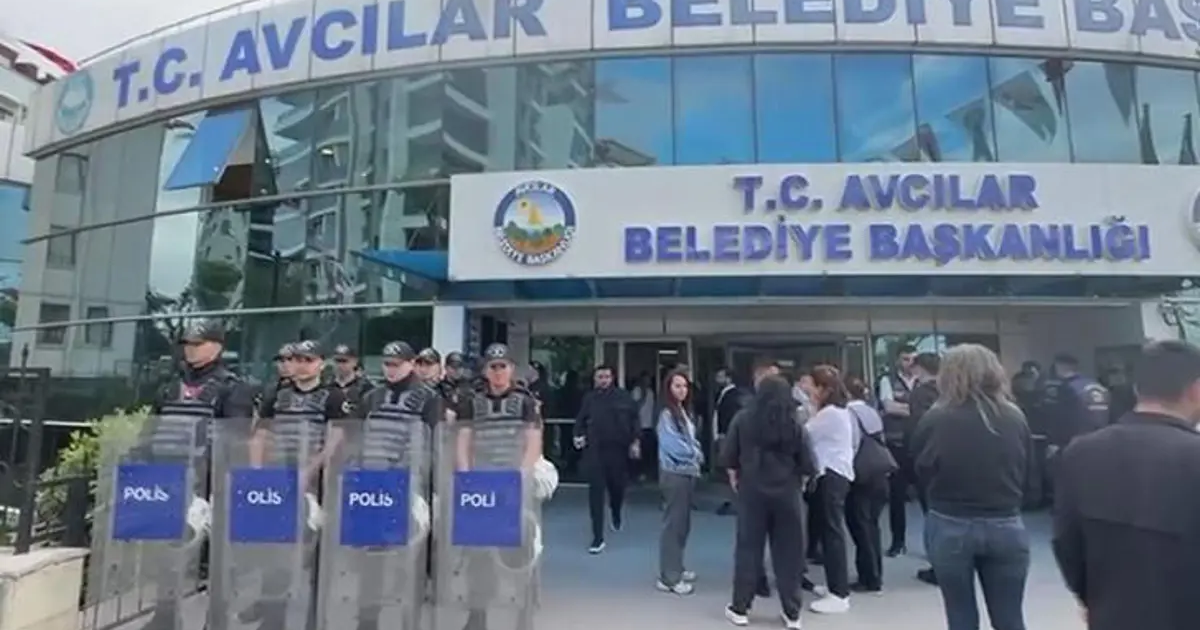 Avcılar Belediyesi'ne operasyon. 12 şüpheli gözaltına alındı
