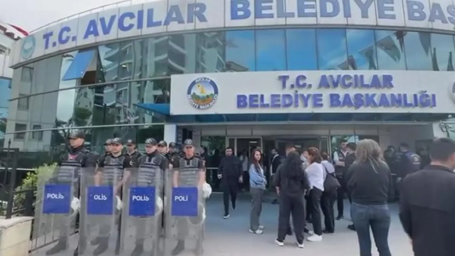 Avcılar Belediyesi'ne operasyon. 12 şüpheli gözaltına alındı