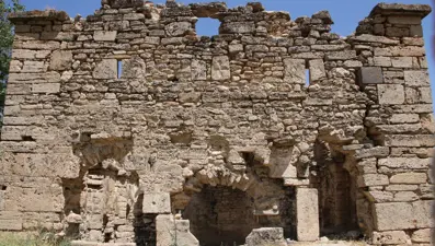 Ekinözü Köyü 6 tescilli yapı ile dikkat çekiyor