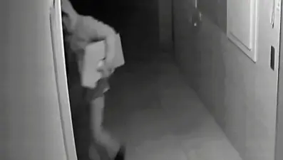 Misafir gibi girdiler, asansörün güç kaynağını çaldılar