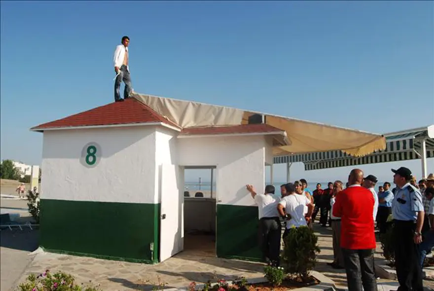 İstanbul'da olaylı yıkım 9