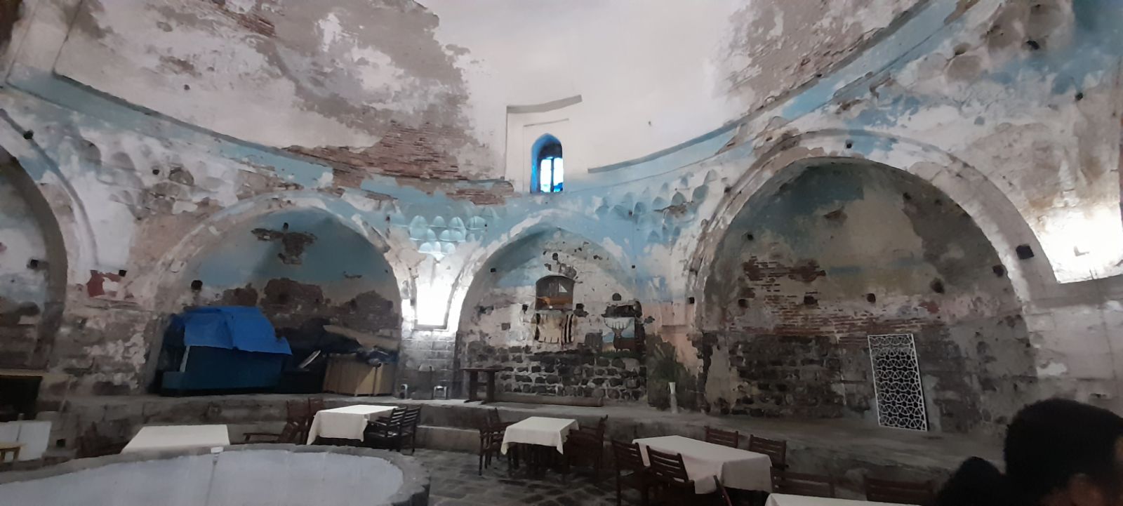 500 yıllıkDeva Hamamı talan edildi