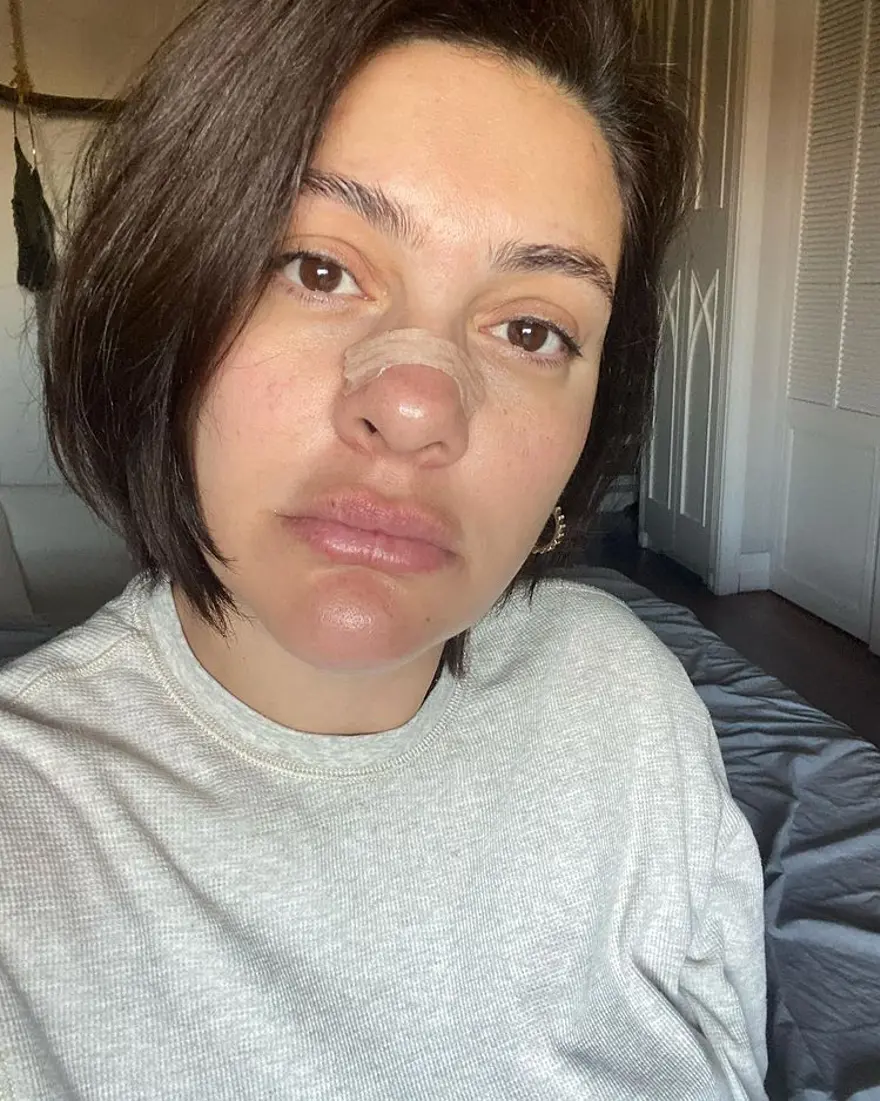 Makyajsız fotoğraflar paylaşan Bergüzar Korel: Instagram'ın büyülü dünyasına hoş geldiniz 3 Makyajsız fotoğraflar paylaşan Bergüzar Korel: Instagram'ın büyülü dünyasına hoş geldiniz 3